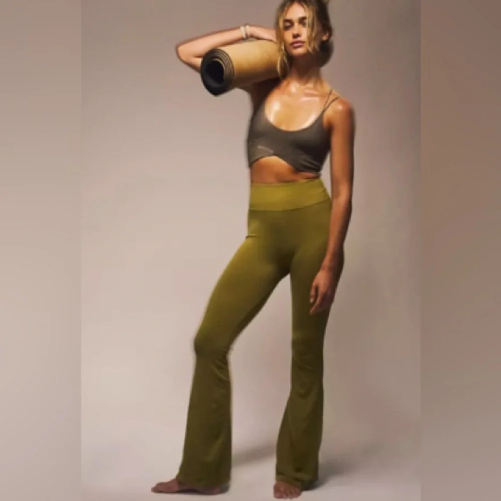 Free People Movement green flare leg stretchy yoga pants, leggings - Picture 1 of 6